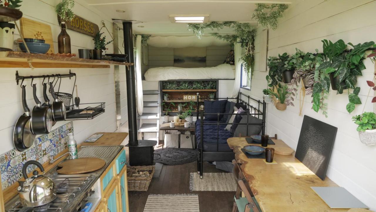 Quirky Vintage Horsebox Conversion With Stunning Views Of Ardingly Reservoir Balcombe Esterno foto