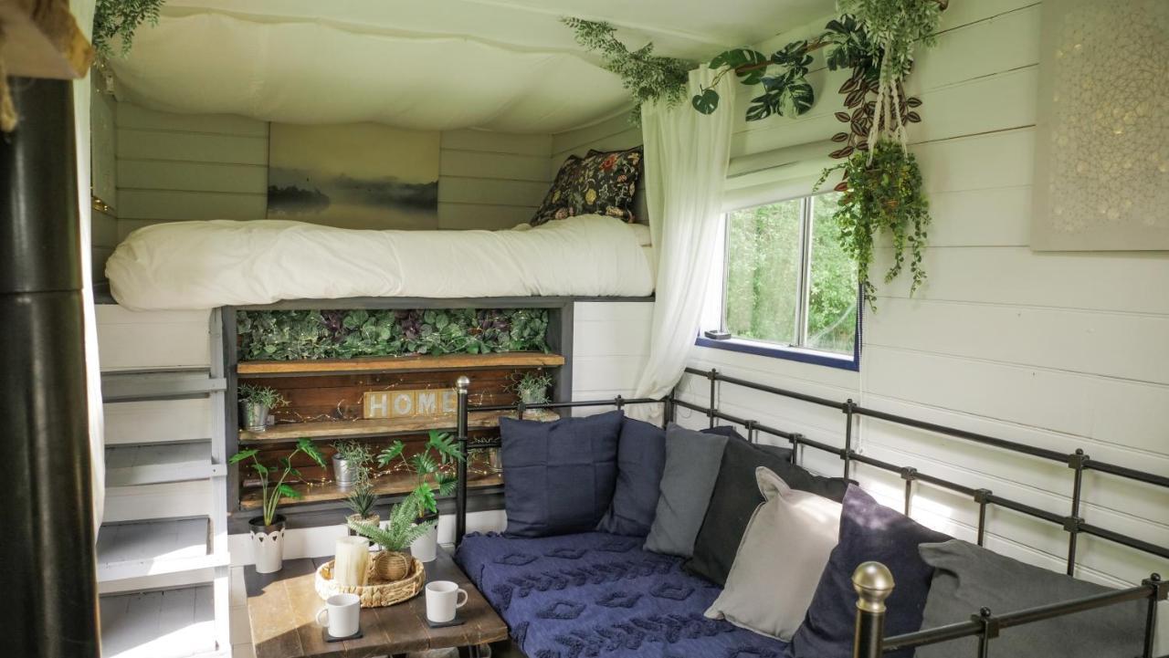 Quirky Vintage Horsebox Conversion With Stunning Views Of Ardingly Reservoir Balcombe Esterno foto